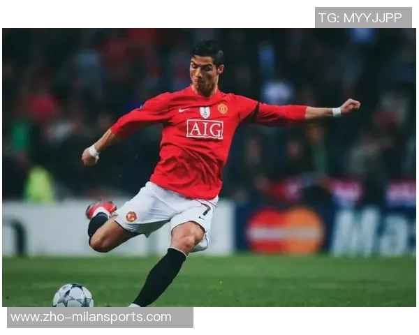 C罗足球明星魅力四射的帅气照片集锦展现他的风采与风格